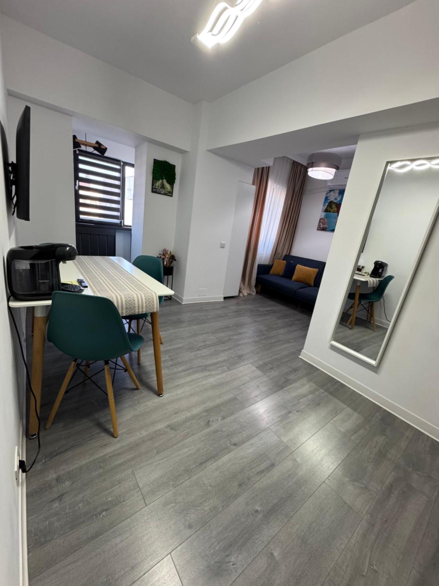 Central Apartment Târgu Jiu Exteriér fotografie